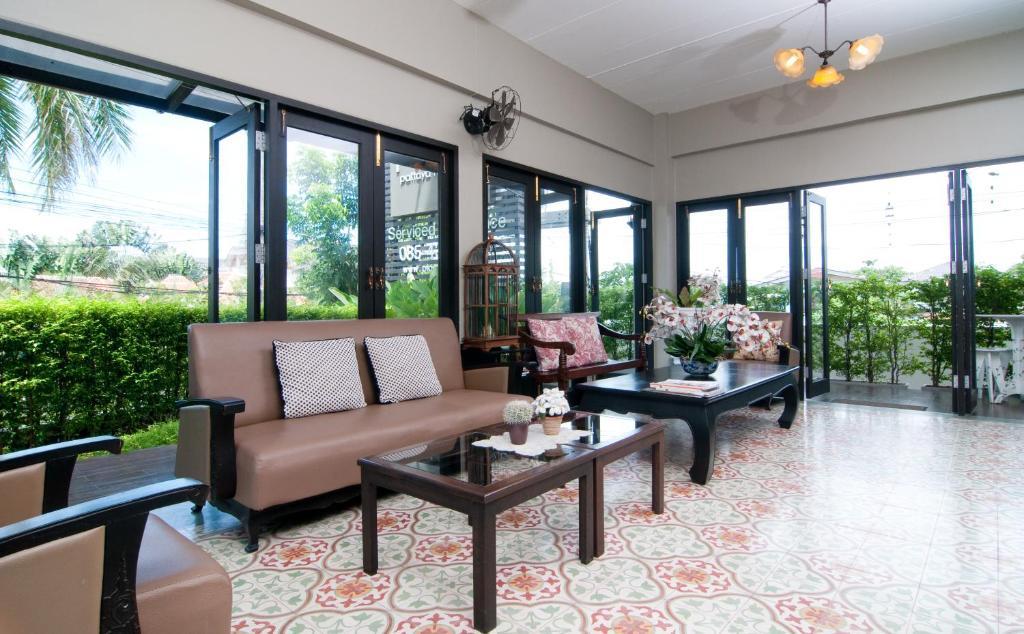 Ploen Pattaya Residence By Tolani Екстериор снимка